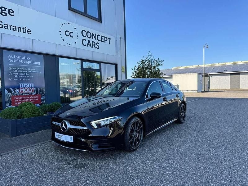Schwarz Gebraucht 2022 Mercedes A180 AMG line Limousine | 27.990 € (Guter Preis) - Bild 1/4