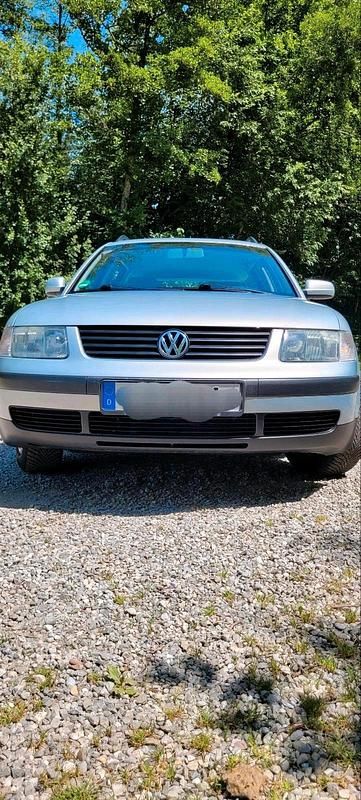 Gebraucht VW Passat 125 PS (91 kW) 1999 Silber Kombi