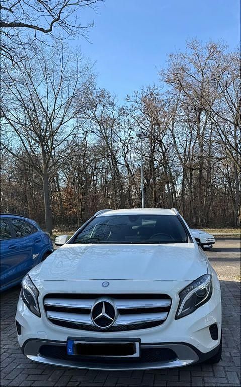 Gebraucht Mercedes GLA200 156 PS (114 kW) 2016 Weiß SUV