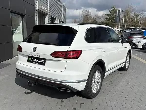 Gebraucht VW Touareg 231 PS (169 kW) 2022 Pure white SUV