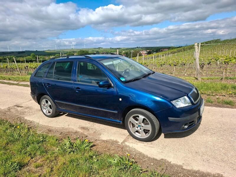 Blau Gebraucht 2006 Skoda Fabia Kombi | 2.200 € - Bild 1/4