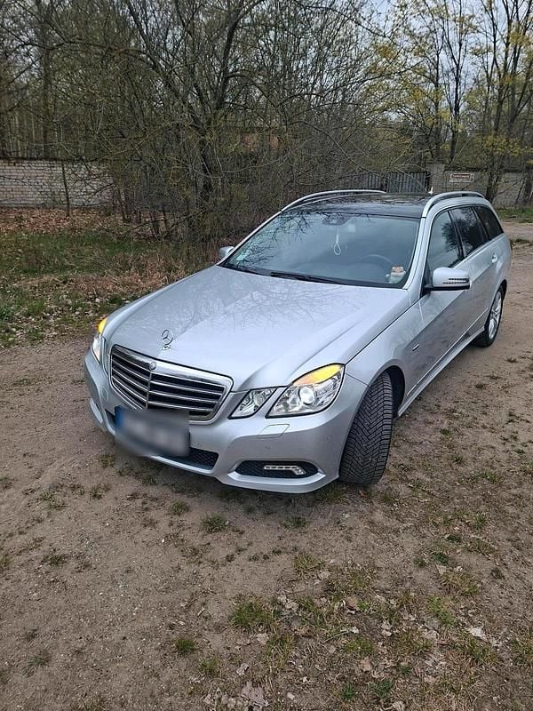 Second-hand Mercedes E250 204 CP (150 kW) 2009 Argintiu Break