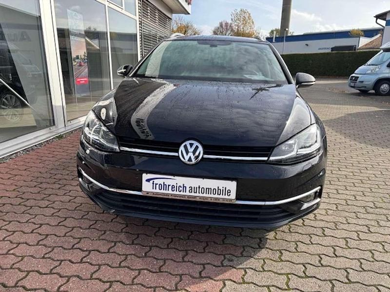 Gebraucht VW Golf VII Highline 150 PS (110 kW) 2019 Deep black Kombi