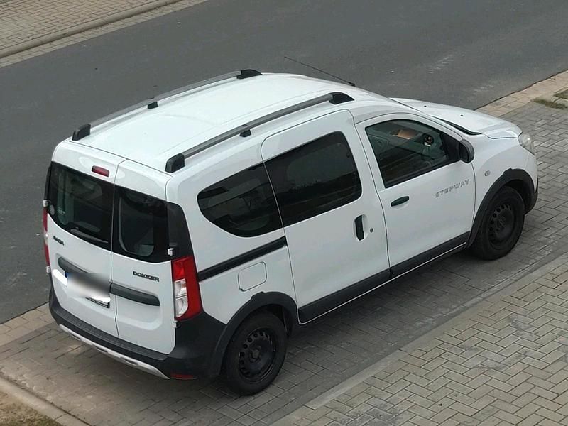 Gebraucht Dacia Dokker 115 PS (84 kW) 2017 Weiß Van / Kleinbus