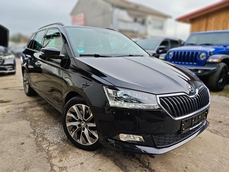 Schwarz Gebraucht 2022 Skoda Fabia Best of Kombi | 12.900 € (Guter Preis) - Bild 1/4