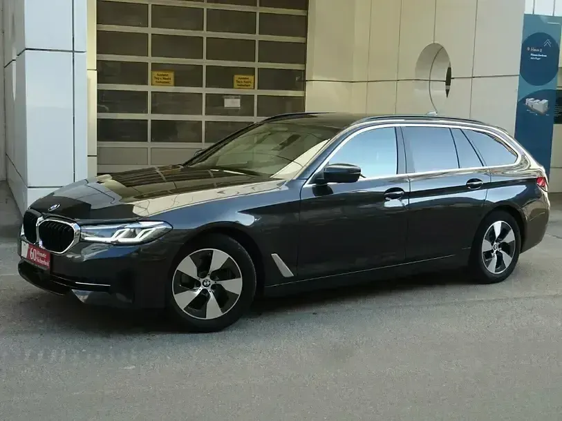 Gebraucht BMW 520 Efficient Dynamics 190 PS (139 kW) 2020 Grau Kombi