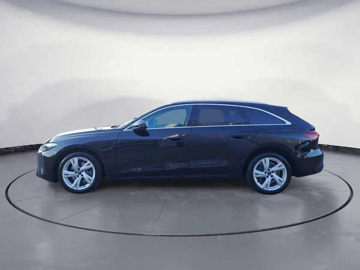 Gebraucht Audi A5 Sport 150 PS (110 kW) 2025 Mythosschwarz metallic Kombi