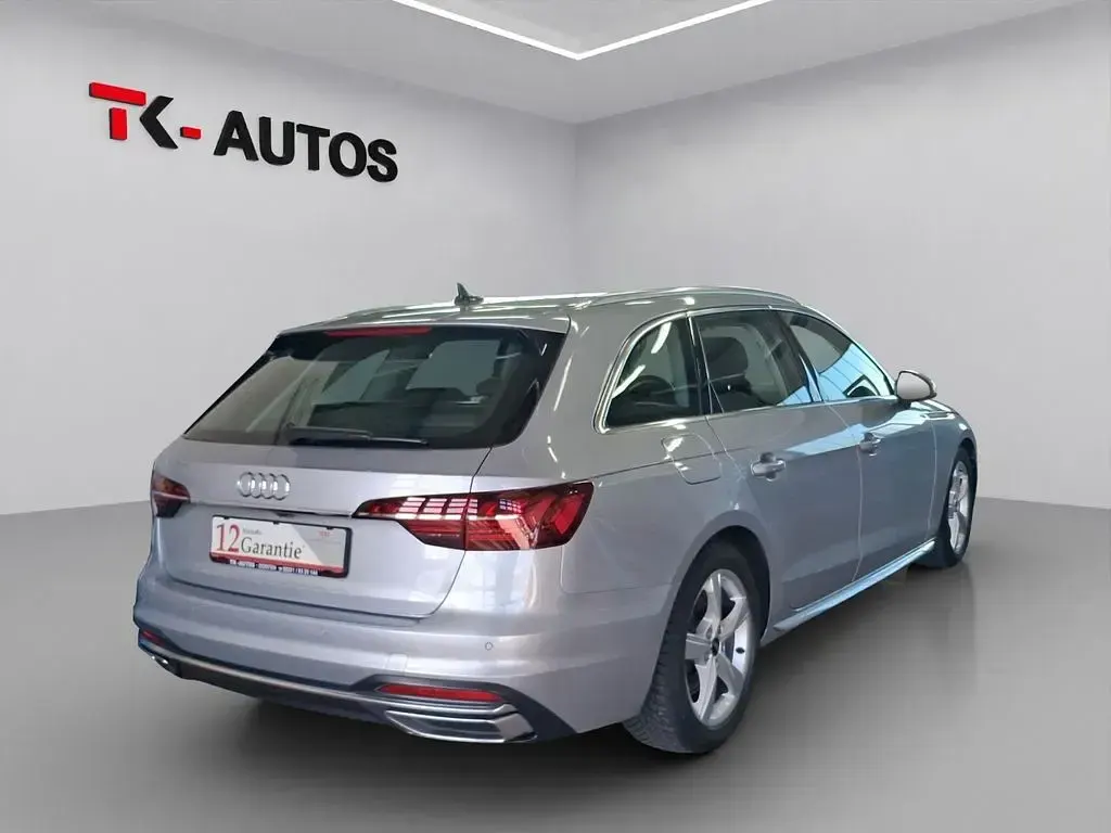 Gebraucht Audi A4 Sport 163 PS (119 kW) 2022 Silber Kombi