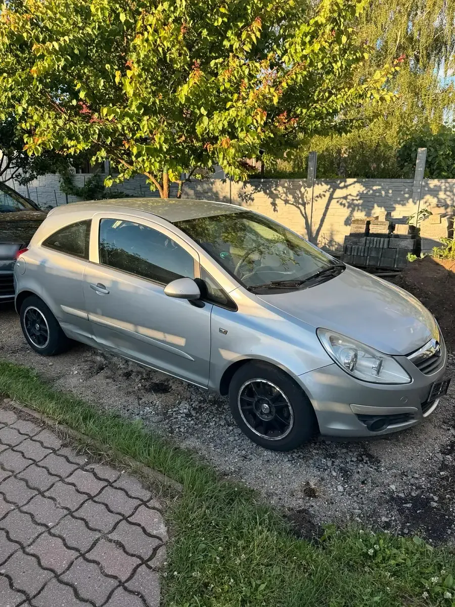 Gebraucht Opel Corsa 80 PS (58 kW) 2008 Silber Kleinwagen