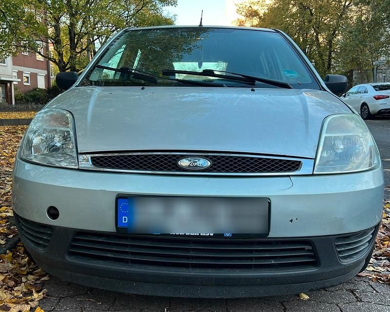 Grün Gebraucht 2004 Ford Fiesta Kleinwagen | 700 € (Guter Preis) - Bild 1/4