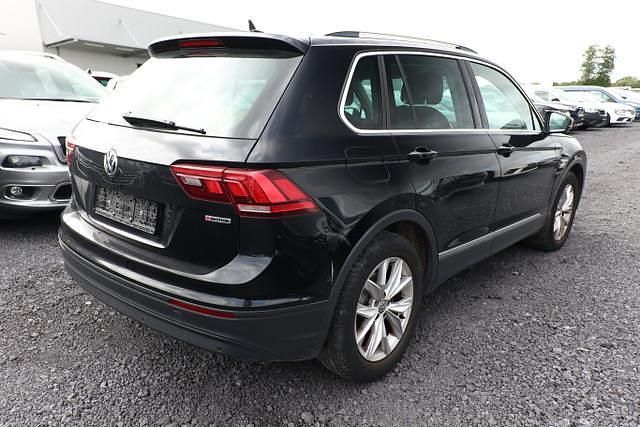 Deep black perleffekt deep black perleffekt Gebraucht 2020 VW Tiguan Comfortline SUV | 27.648 € (Fairer Preis) - Bild 1/4