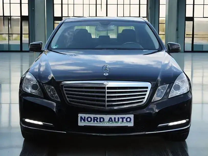 Occasion Mercedes E200 Elegance 184 ch (135 kW) 2012 Noir Berline