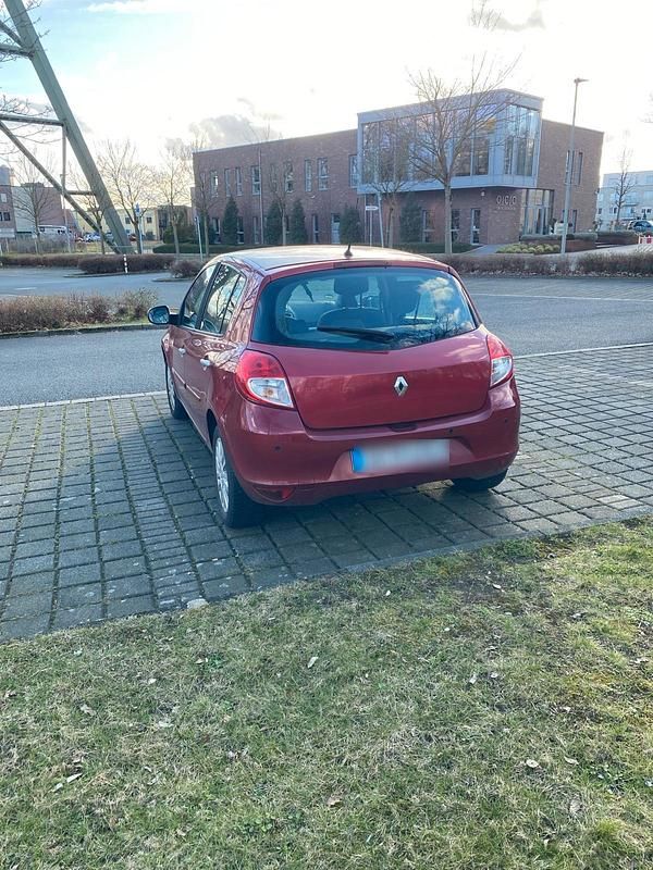 Gebraucht Renault Clio II 75 PS (55 kW) 2011 Rot Kleinwagen