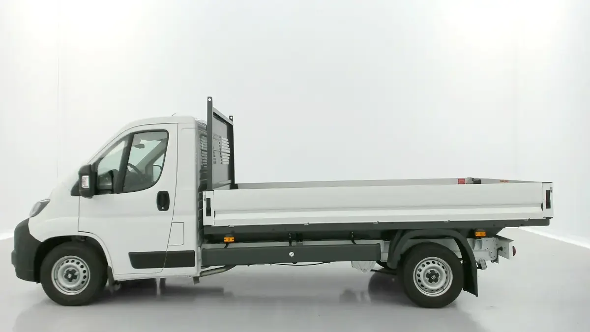 Neu Fiat Ducato 140 PS (102 kW) 2025 (blanc) Van
