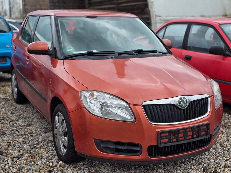 Orange Gebraucht 2008 Skoda Fabia Ambiente Kleinwagen | 3.990 € (Teuer) - Bild 1/4