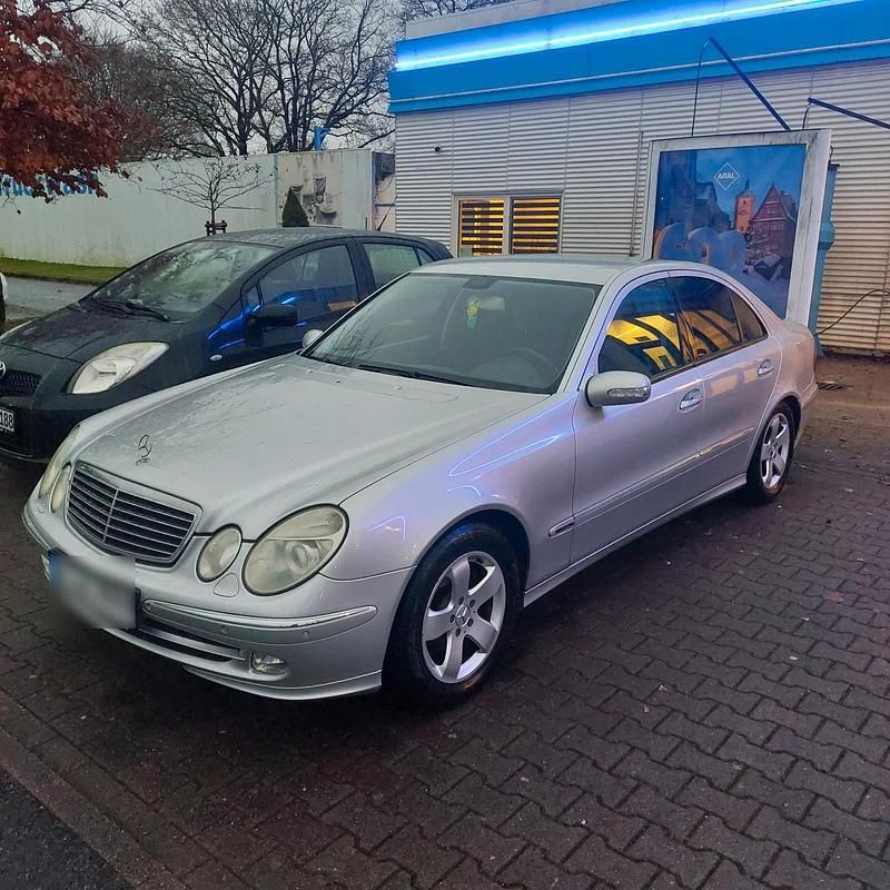 Gebraucht Mercedes E280 177 PS (130 kW) 2004 Silber Limousine