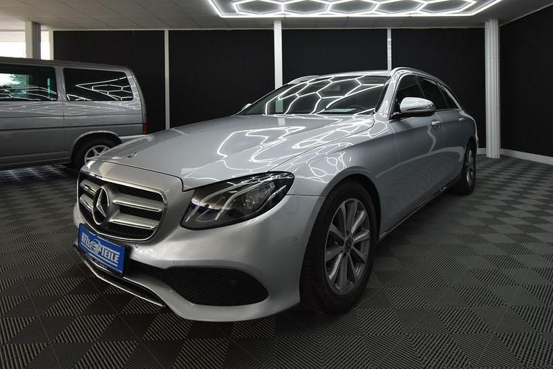 Gebraucht Mercedes E220 194 PS (142 kW) 2018 Silber Limousine