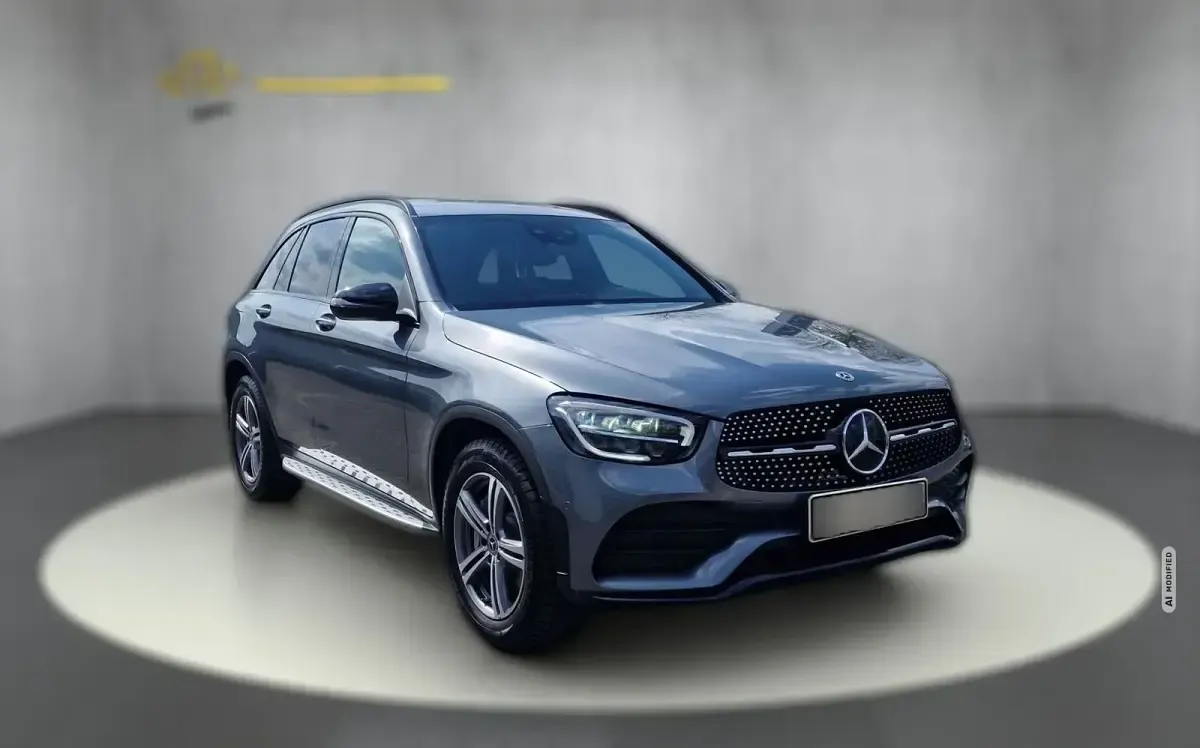 Gebraucht Mercedes GLC300 AMG line 245 PS (180 kW) 2021 Grau metallic SUV