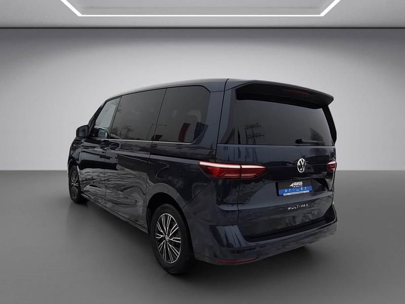 Begagnad VW Multivan Basis 150 HK (110 kW) 2024 Minibuss