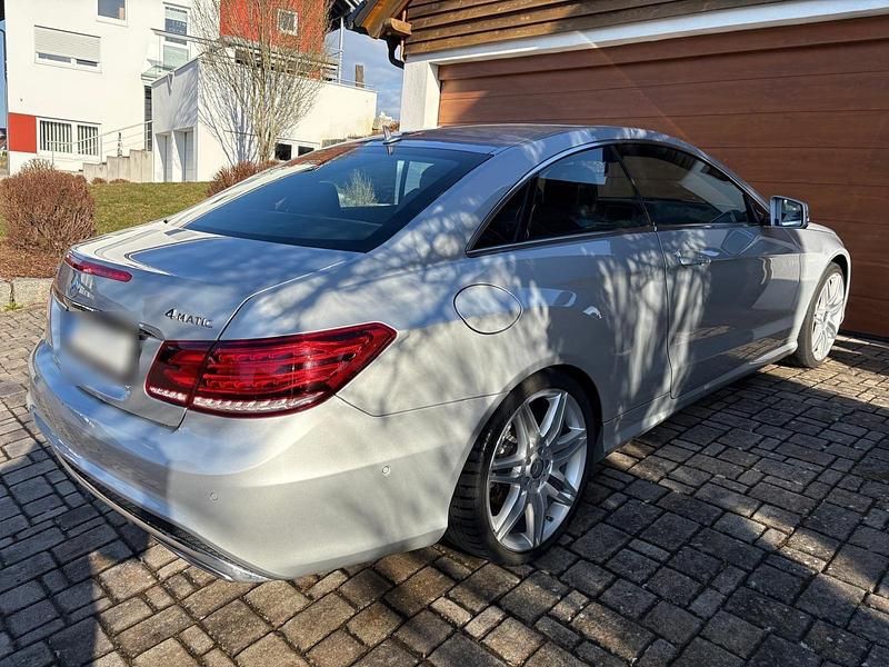 Gebraucht Mercedes E350 AMG 306 PS (225 kW) 2014 Silber Coupé