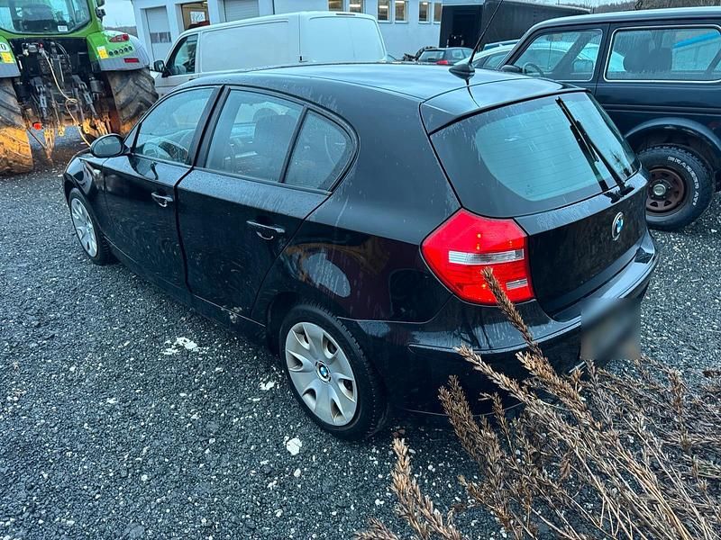 Gebraucht BMW 116 116 PS (85 kW) 2009 Schwarz Kleinwagen