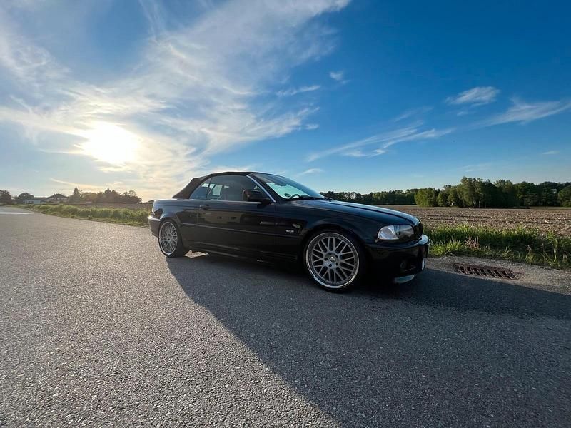 Schwarz Gebraucht 2021 BMW 330 Sport Line Cabrio | 12.499 € - Bild 1/4