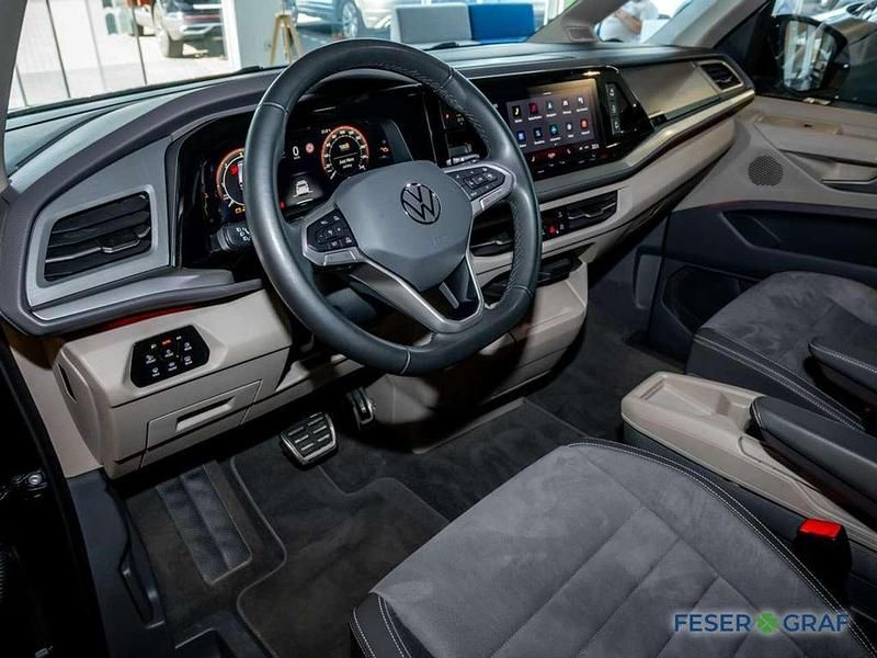 Second-hand VW Multivan Style 150 CP (110 kW) 2025 Negru Monovolum
