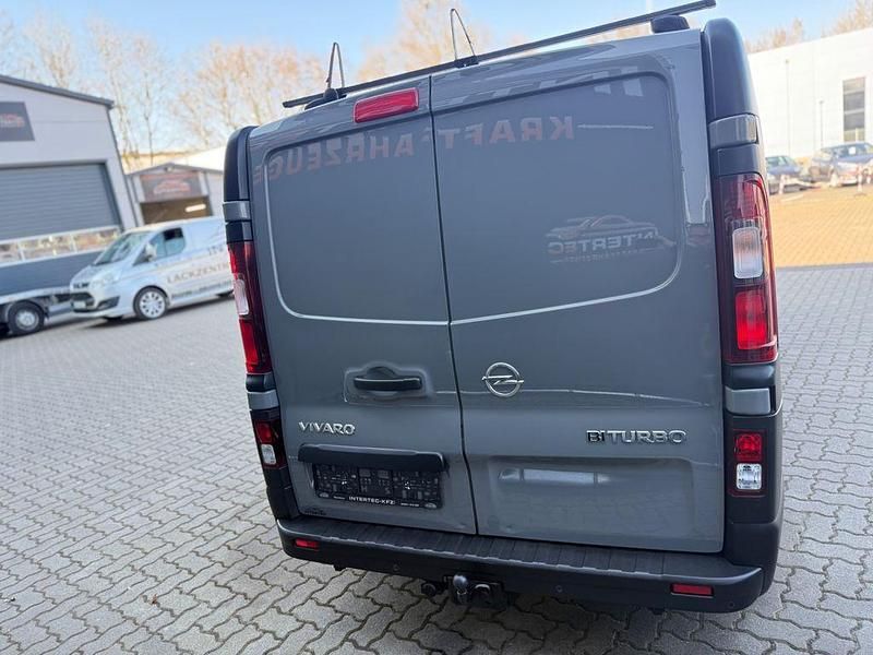 Gebraucht Opel Vivaro 125 PS (91 kW) 2017 Grau Van / Kleinbus