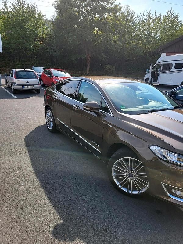 Gebraucht Ford Mondeo 140 PS (102 kW) 2016 Braun Limousine