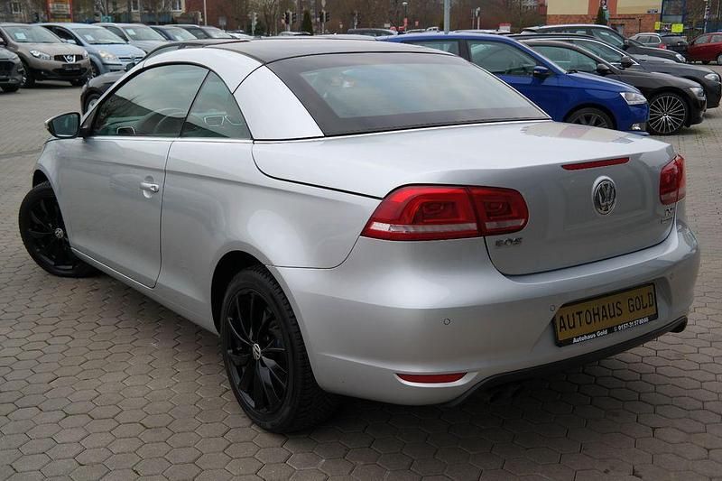 Gebraucht VW Eos Basis 122 PS (89 kW) 2011 Silber Cabrio