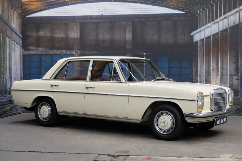 Weiß Gebraucht 1972 Mercedes 200/8 Limousine | 29.487 € - Bild 1/4
