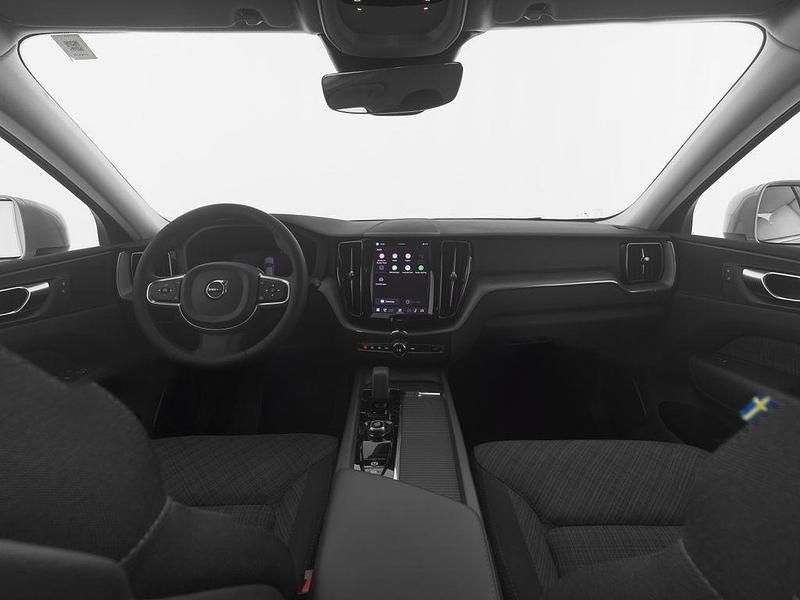 Gebraucht Volvo XC60 Core 197 PS (144 kW) 2023 Silver dawn / metallic SUV