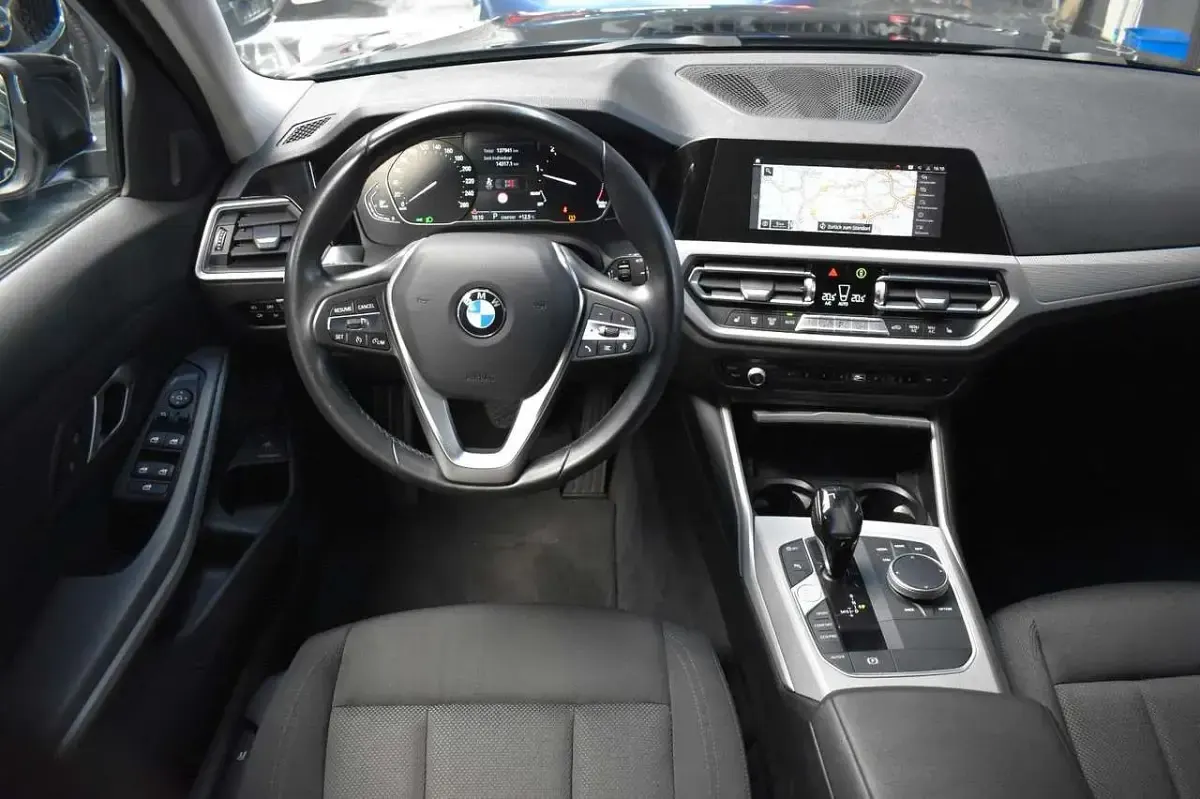 Gebraucht BMW 318 Advantage 150 PS (110 kW) 2021 Schwarz Kombi