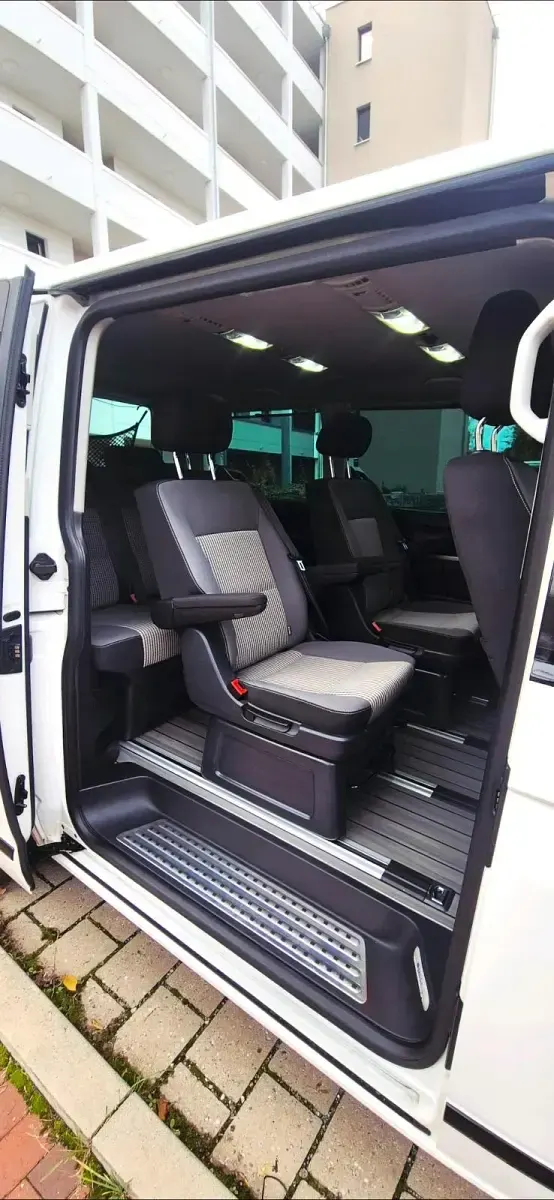 Gebraucht VW Multivan 150 PS (110 kW) 2017 Weiß Van / Kleinbus