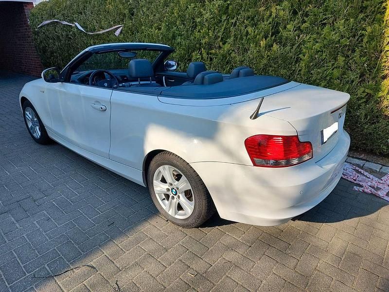 Gebraucht BMW 118 Cabriolet 143 PS (105 kW) 2010 Weiß Cabrio