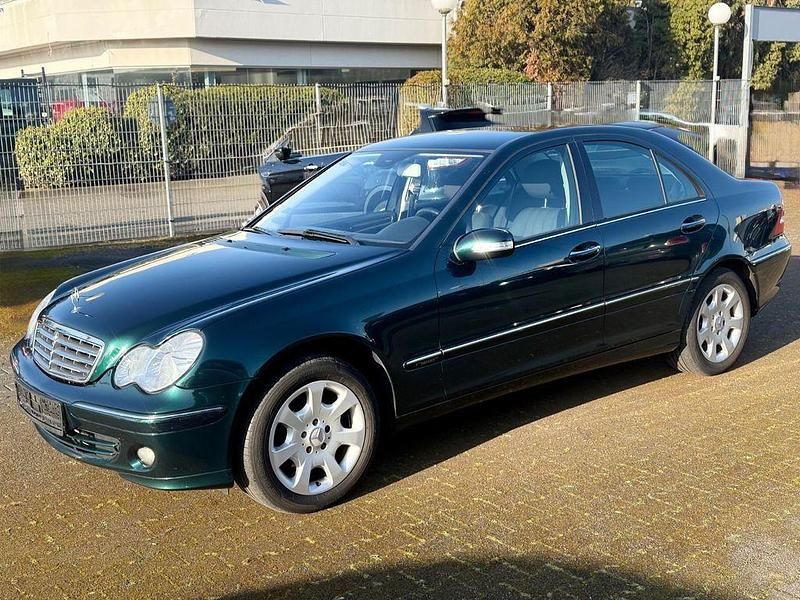 Grün Gebraucht 2006 Mercedes C180 Elegance Limousine | 6.980 € (Teuer) - Bild 1/4
