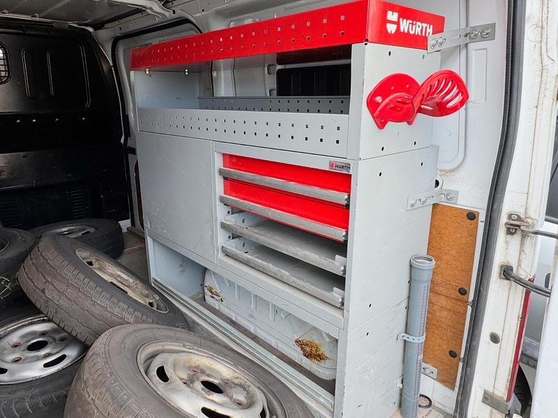 Gebraucht Ford Tourneo 101 PS (74 kW) 2012 Weiß Limousine