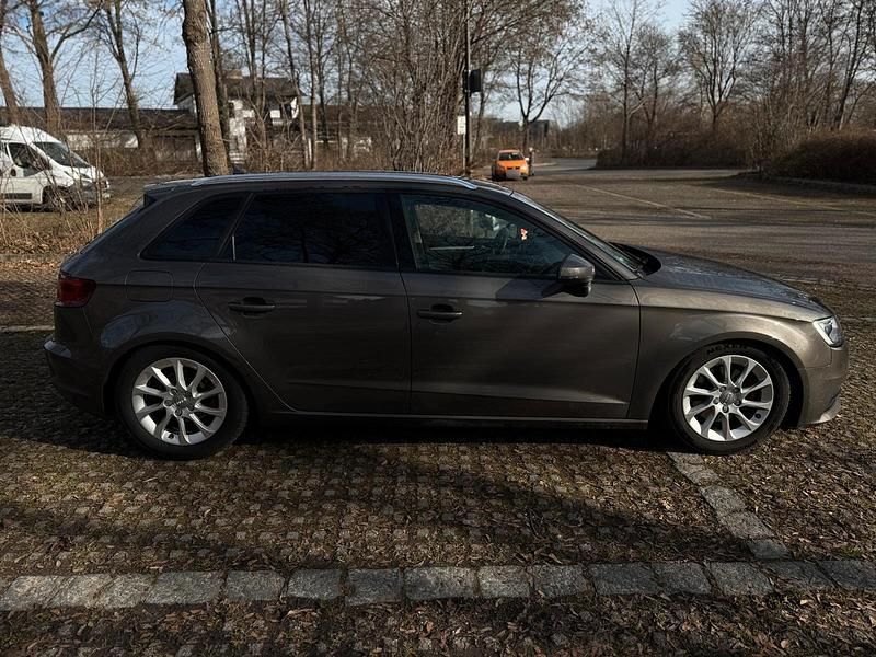 Gebraucht Audi A3 125 PS (91 kW) 2013 Grau Kleinwagen