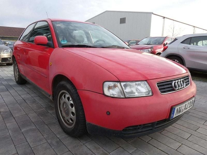Gebraucht Audi A3 Attraction 101 PS (74 kW) 1997 Rot Limousine