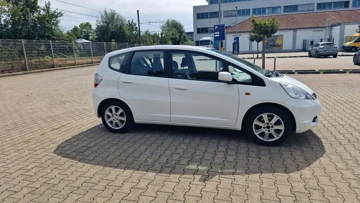 Gebraucht Honda Jazz Trend 83 PS (61 kW) 2009 Weiß Kleinwagen