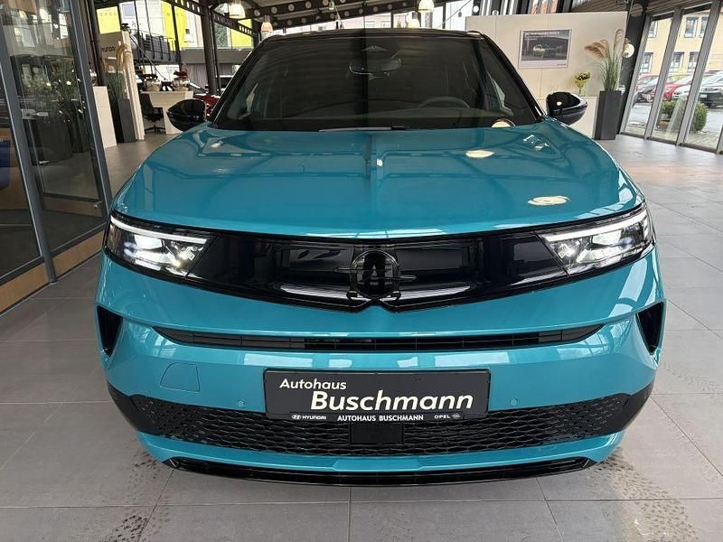 Neu Opel Mokka-e Ultimate 114 kW (156 PS) 2026 Tropikal grün SUV