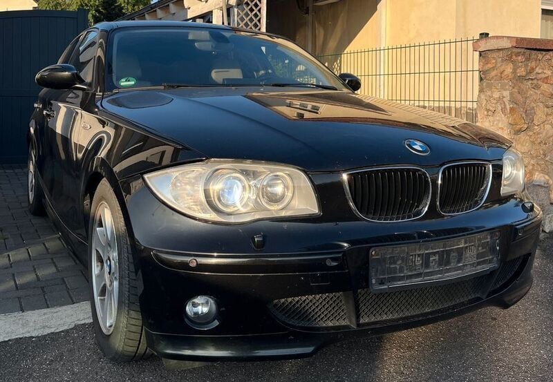 Schwarz Gebraucht 2005 BMW 120 Sport Line Kleinwagen | 4.990 € (Fairer Preis) - Bild 1/4