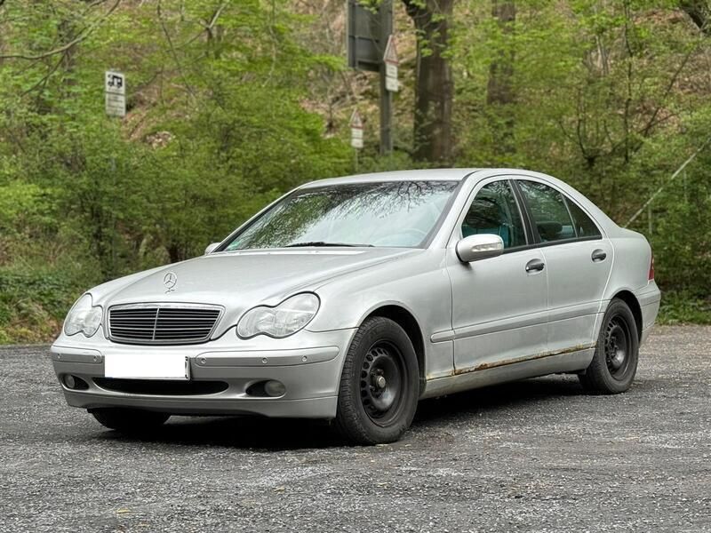 Silber Gebraucht 2001 Mercedes C180 Limousine | 1.800 € (Superpreis) - Bild 1/4