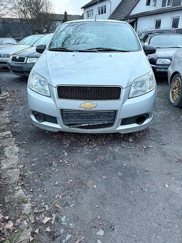 Gebraucht Chevrolet Aveo 90 PS (66 kW) 2010 Silber Kleinwagen