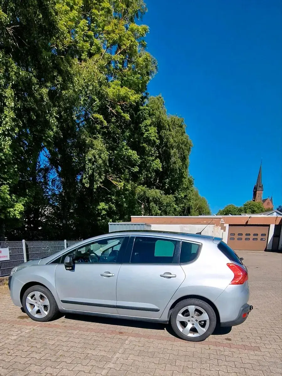 Gebraucht Peugeot 3008 156 PS (114 kW) 2012 Grau Kombi