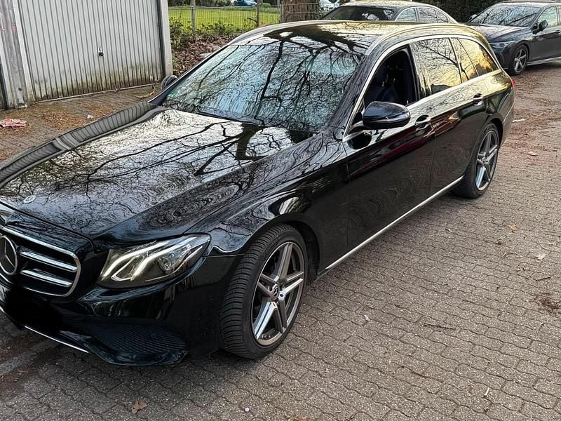 Gebraucht Mercedes E300 245 PS (180 kW) 2018 Schwarz Kombi