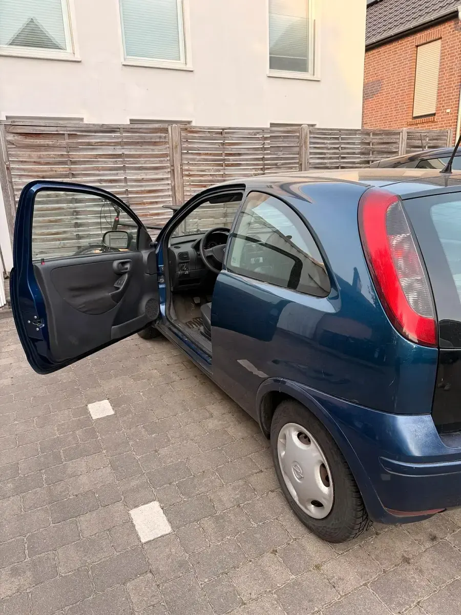 Usata Opel Corsa 60 CV (44 kW) 2006 Blu Utilitaria