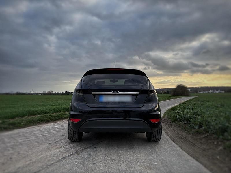 Gebraucht Ford Fiesta Titanium 82 PS (60 kW) 2010 Schwarz Kleinwagen