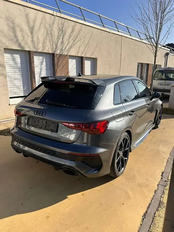 Gebraucht Audi RS3 Ambiente 400 PS (294 kW) 2023 Grau Limousine