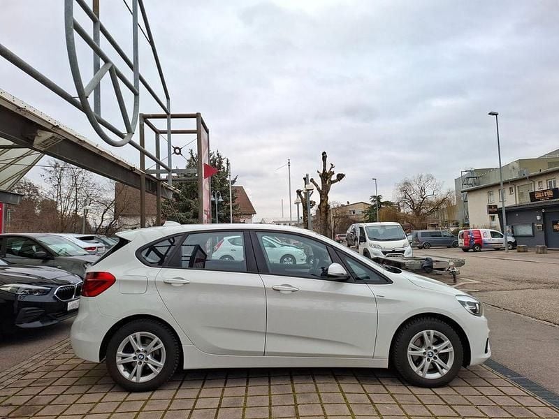 Gebraucht BMW 218 Active Tourer 136 PS (100 kW) 2015 Weiß Van / Kleinbus